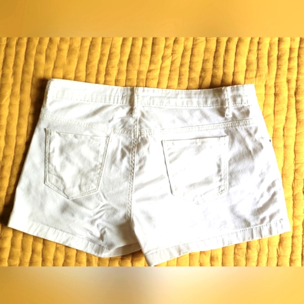 Women Tiffany Brand white pre-loved shorts Medium - Picture 6 of 9